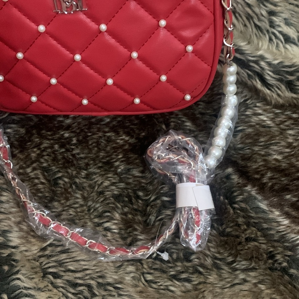 Badgley Mischka NWT Diamond Stitch Quilted Pearl Crossbody - Picture 4 of 7